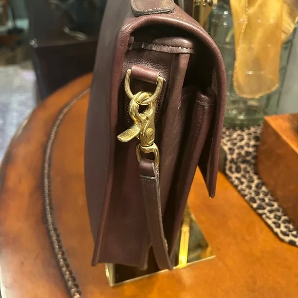 Coach Vintage Station Mahogany 1005-336
Made in US - Picture 6 of 12